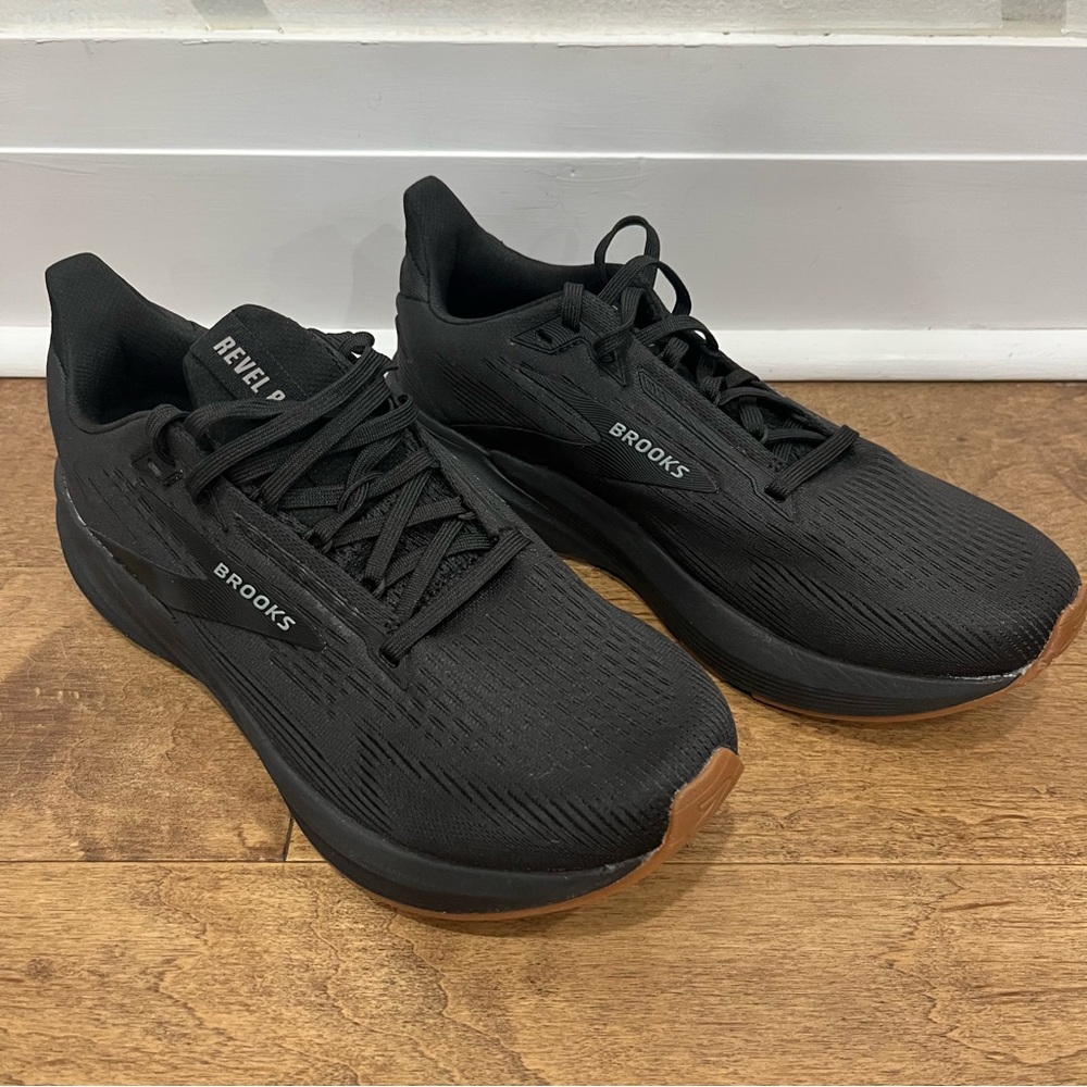 Brooks Women's Revel 8 Neutral Running & Walking - Triple Black Sz 9 B  - NEW